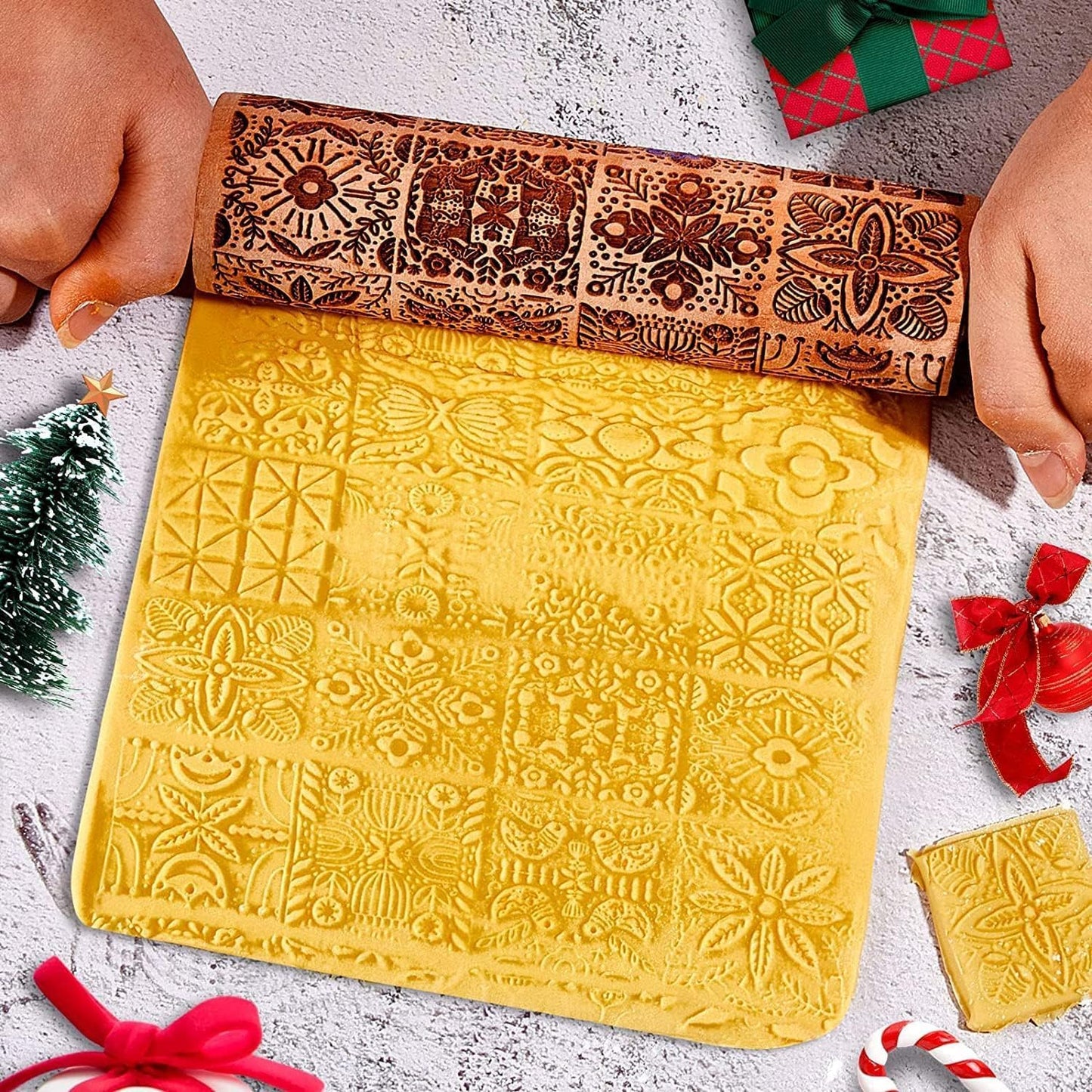 Gingerbread man rolling pin