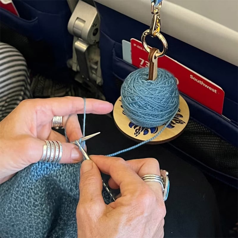 radiantgrp - Portable wrist yarn rack