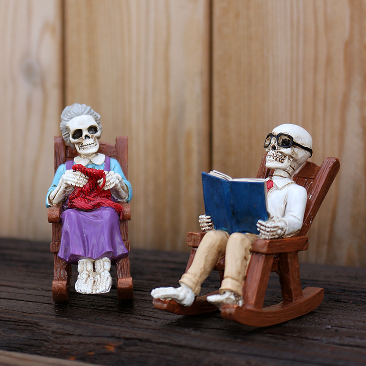 ☠️Skeleton Old Man in Rocking Chair Statue